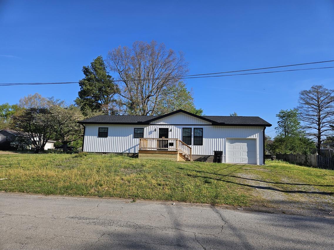 203 Dorris Dr., Metropolis, IL 62960
