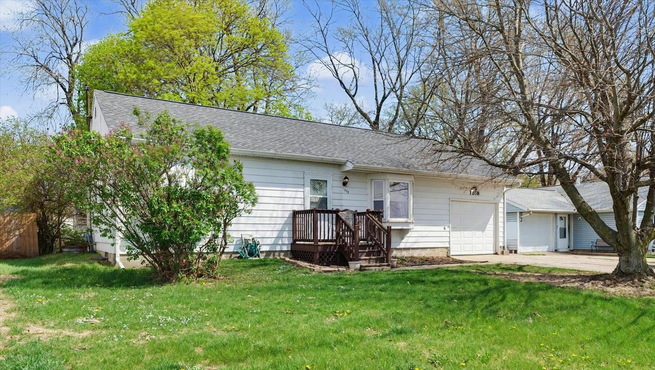 1208 S Duncan Rd., Champaign, IL 61821