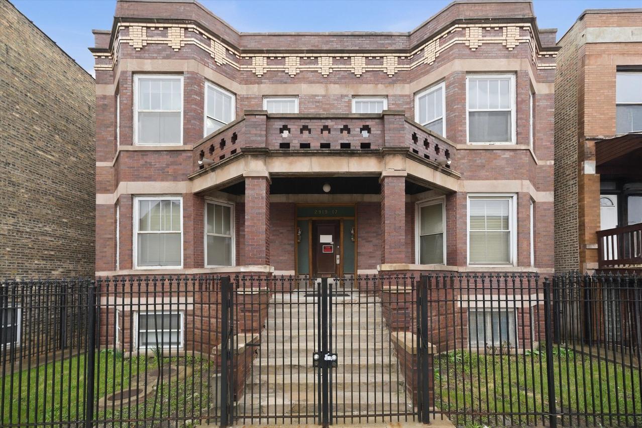 2917 N Kedzie Ave., Chicago, IL 60618