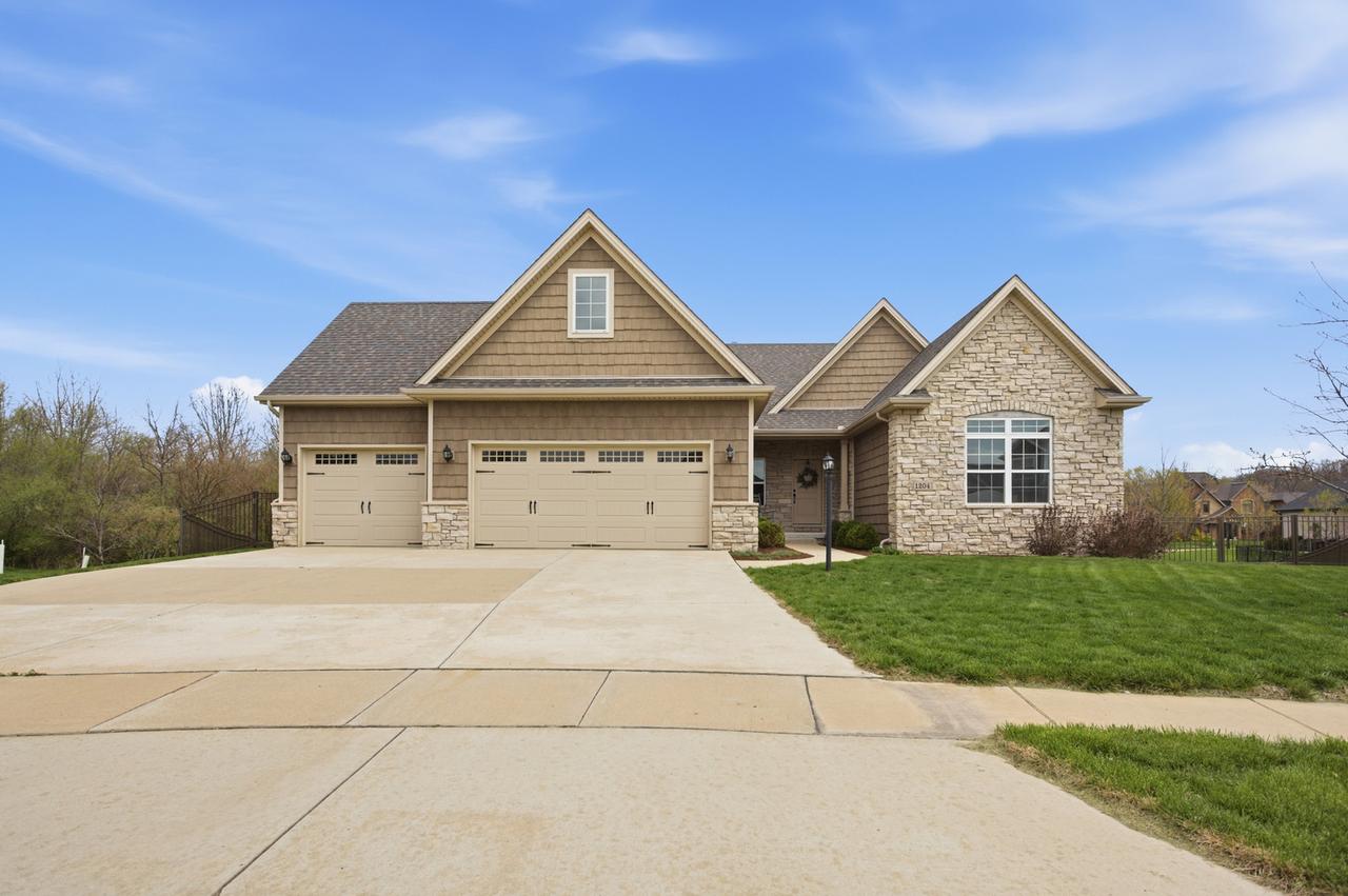 1204 Ashford Ct., Mahomet, IL 61853