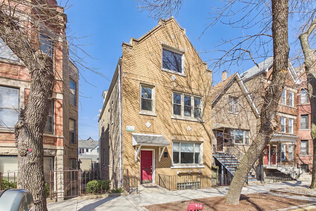 2330 W Palmer St., Chicago, IL 60647