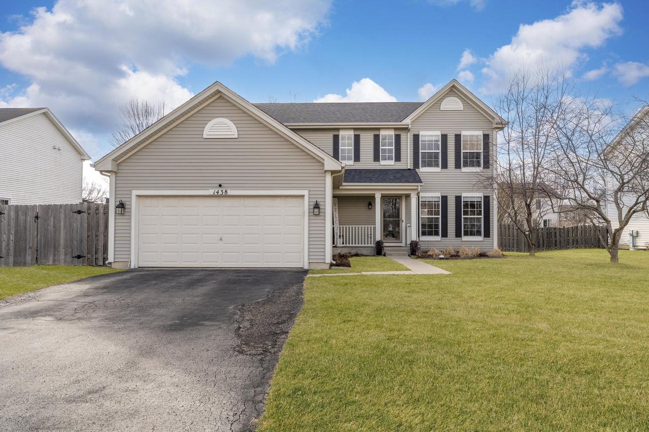 1438 S Amarias Dr., Round Lake, IL 60073