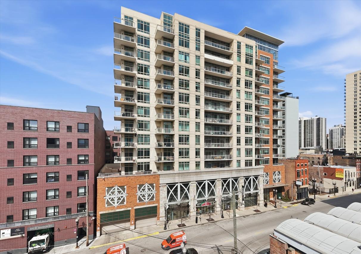 230 W Division St. #804, Chicago, IL 60610