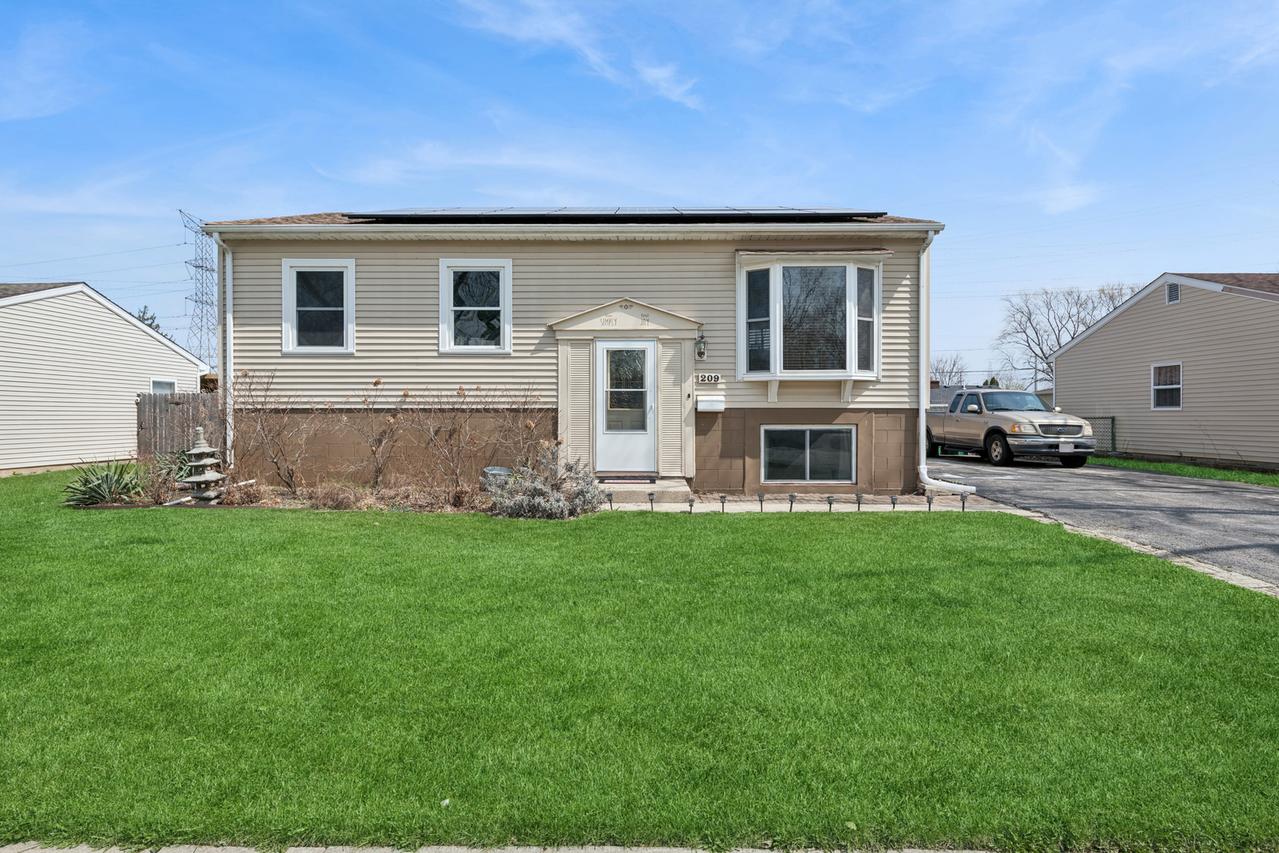 209 Nippert Ave., Romeoville, IL 60446