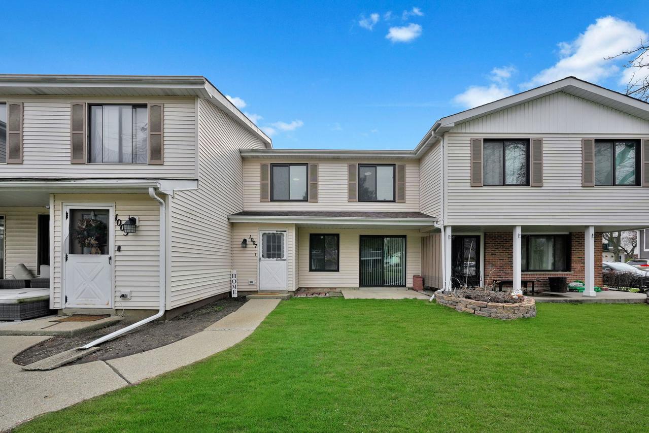 1007 Cleveland Ct., Vernon Hills, IL 60061