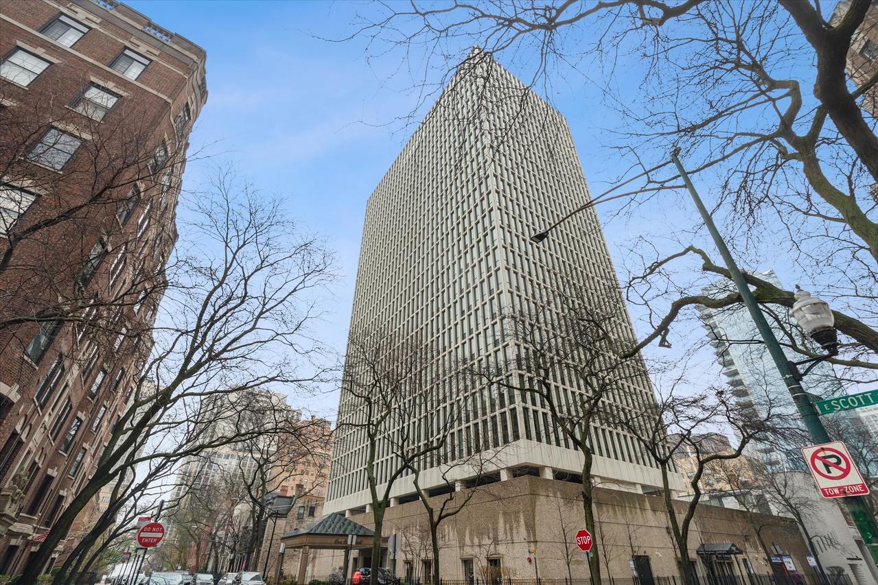 1 E Scott St. #1112, Chicago, IL 60610