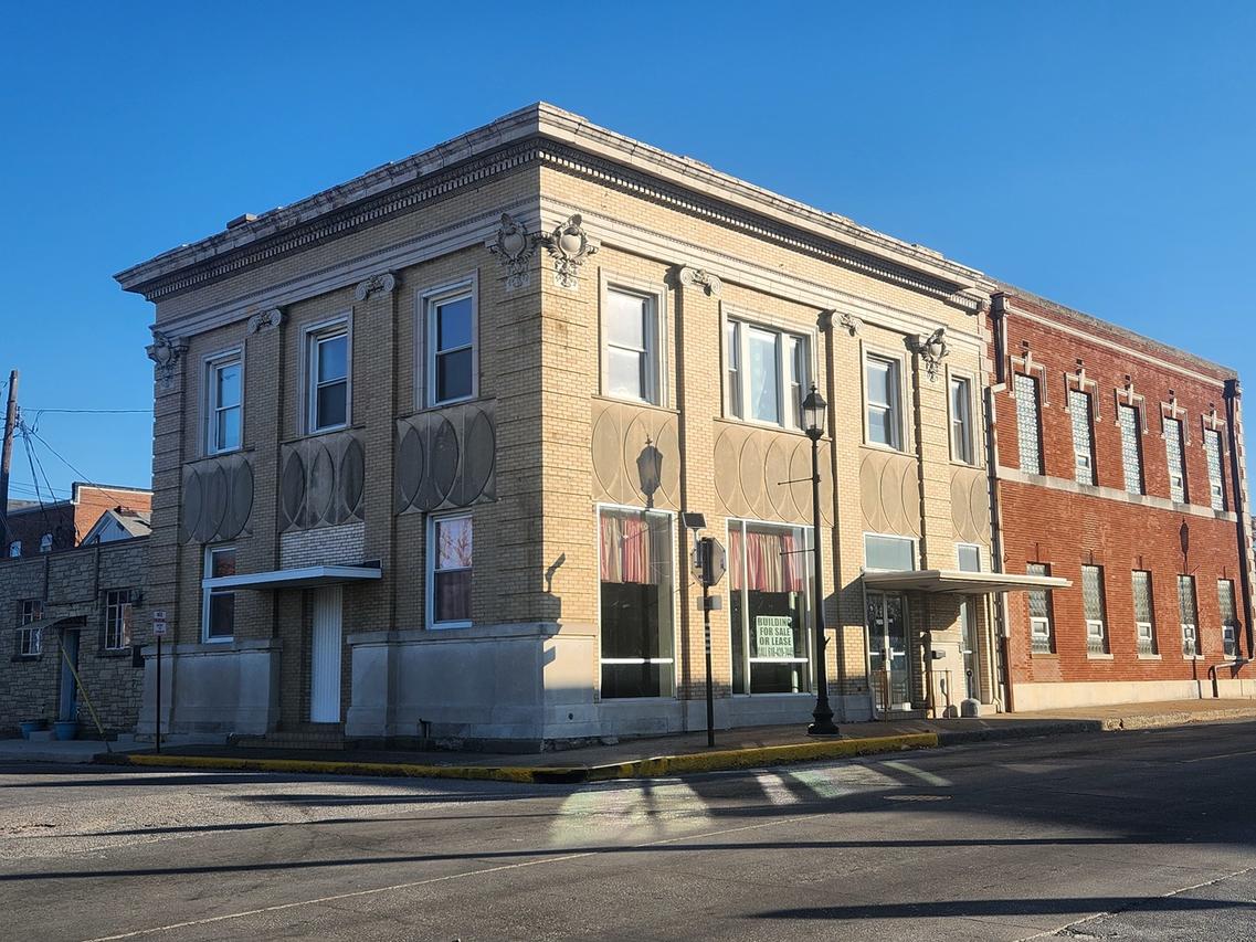 17 W Water St., Pinckneyville, IL 62274