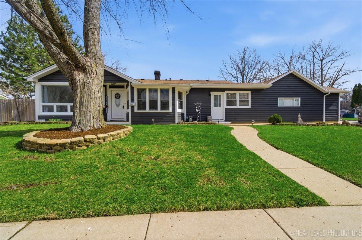 101 Hickory Dr., Carpentersville, IL 60110