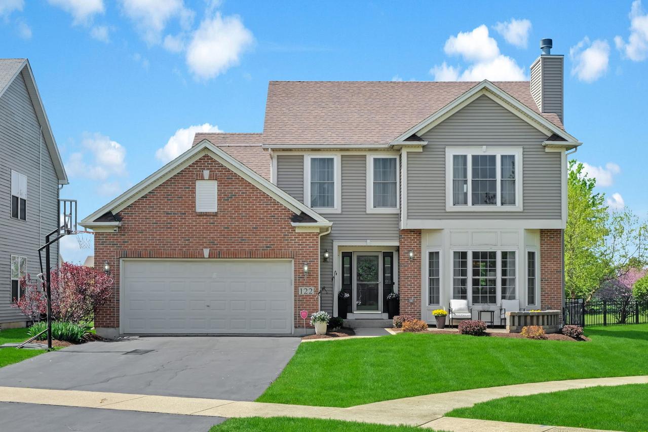122 Fieldcrest Dr., Bartlett, IL 60103