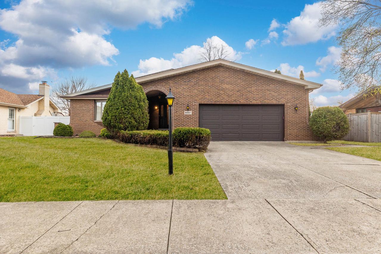 8847 Meade Ave., Oak Lawn, IL 60453