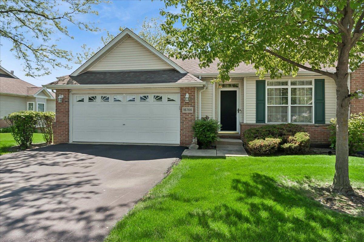 16766 S Sunset Ridge Ct., Lockport, IL 60441