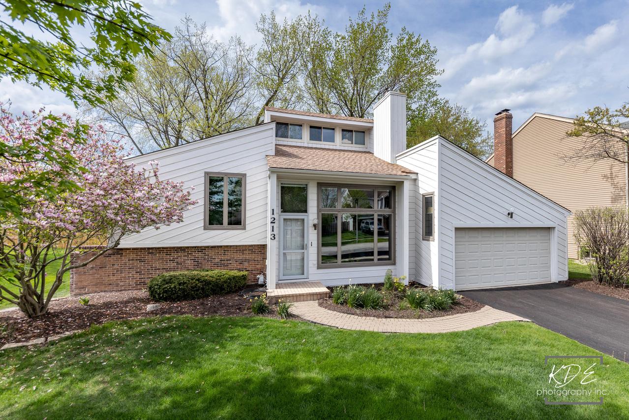 1213 Yorkshire Dr., Naperville, IL 60563