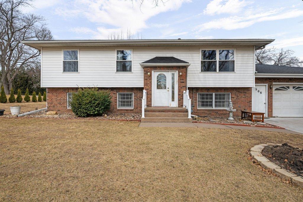 506 6th St., Andover, IL 61233