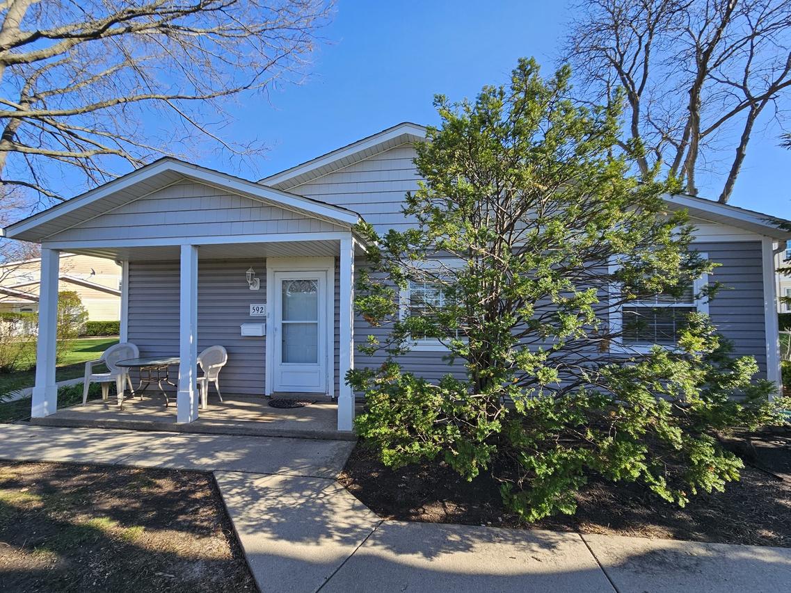 592 Lotus Ct. #114-A, Wheeling, IL 60090