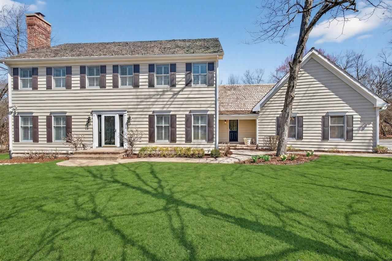 25138 N Pawnee Rd., Barrington, IL 60010