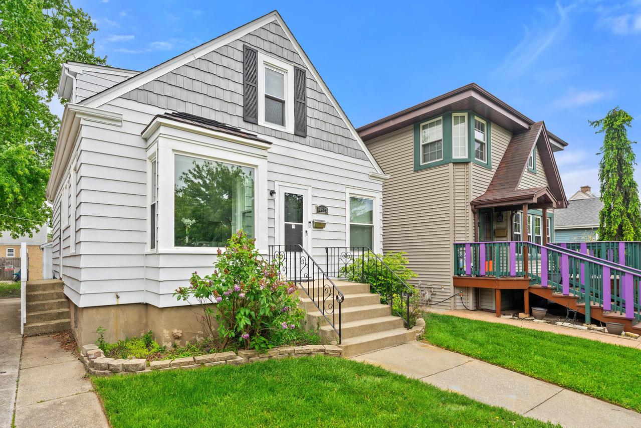 10619 S Sawyer Ave., Chicago, IL 60655