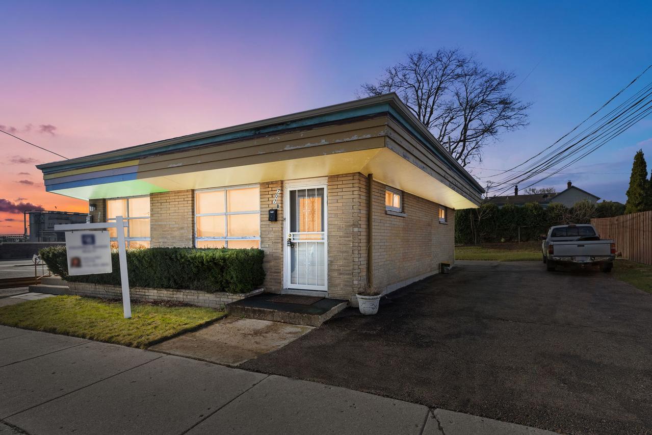 707 15th St. #A-B, North Chicago, IL 60064