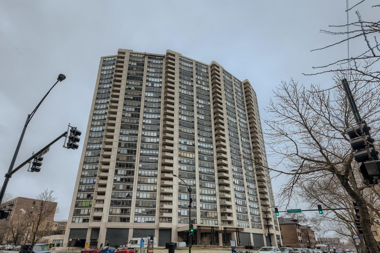 3930 N Pine Grove Ave. #2505, Chicago, IL 60613
