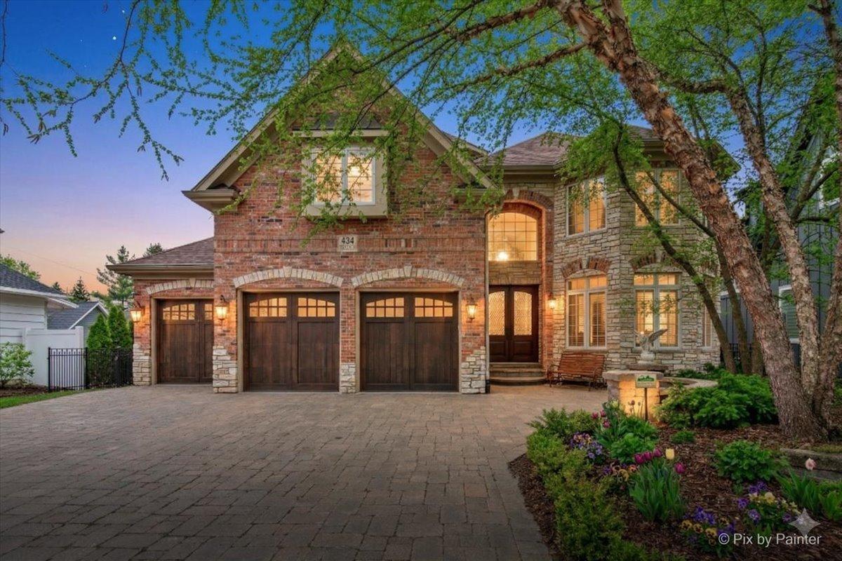 434 W Benton Ave., Naperville, IL 60540