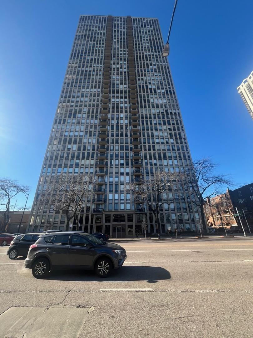 1660 N La Salle Dr. #3208, Chicago, IL 60614