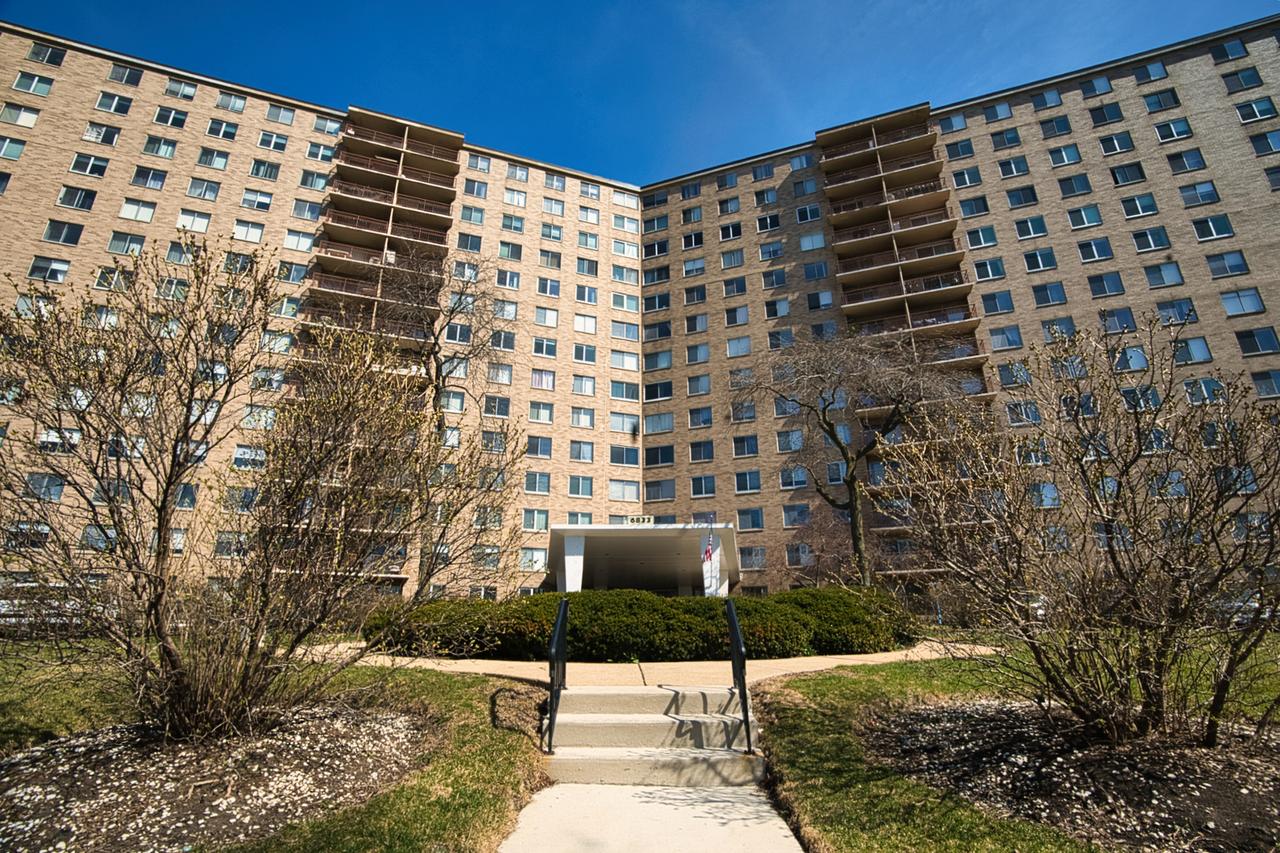 6833 N Kedzie Ave. #410, Chicago, IL 60645