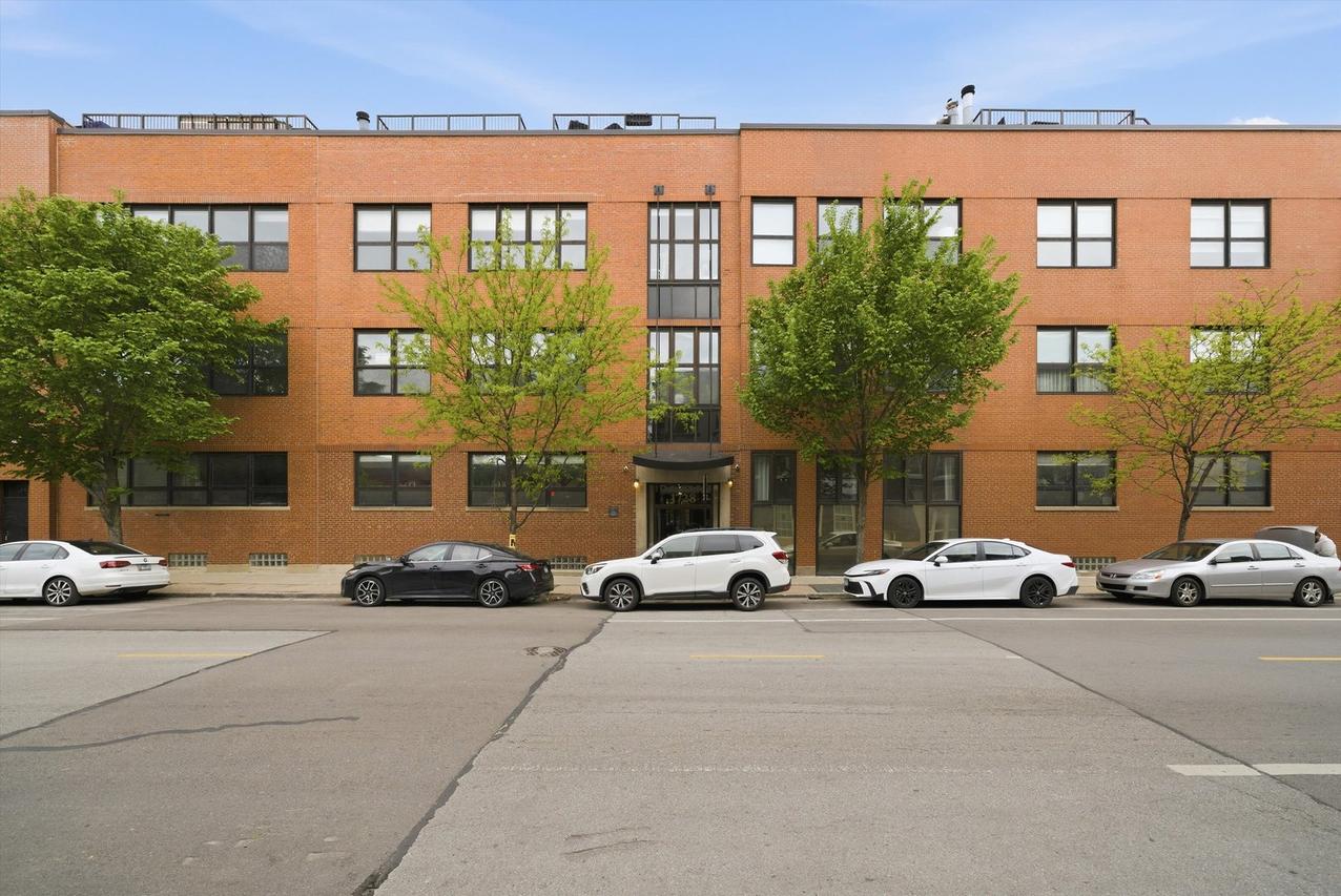 1728 N Damen Ave. #106, Chicago, IL 60647