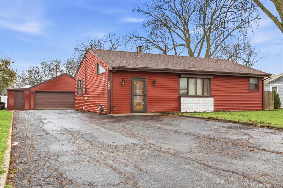 7817 W 98th Pl., Hickory Hills, IL 60457