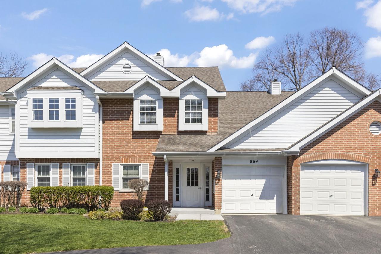 884 Quin Ct. #201, Naperville, IL 60563