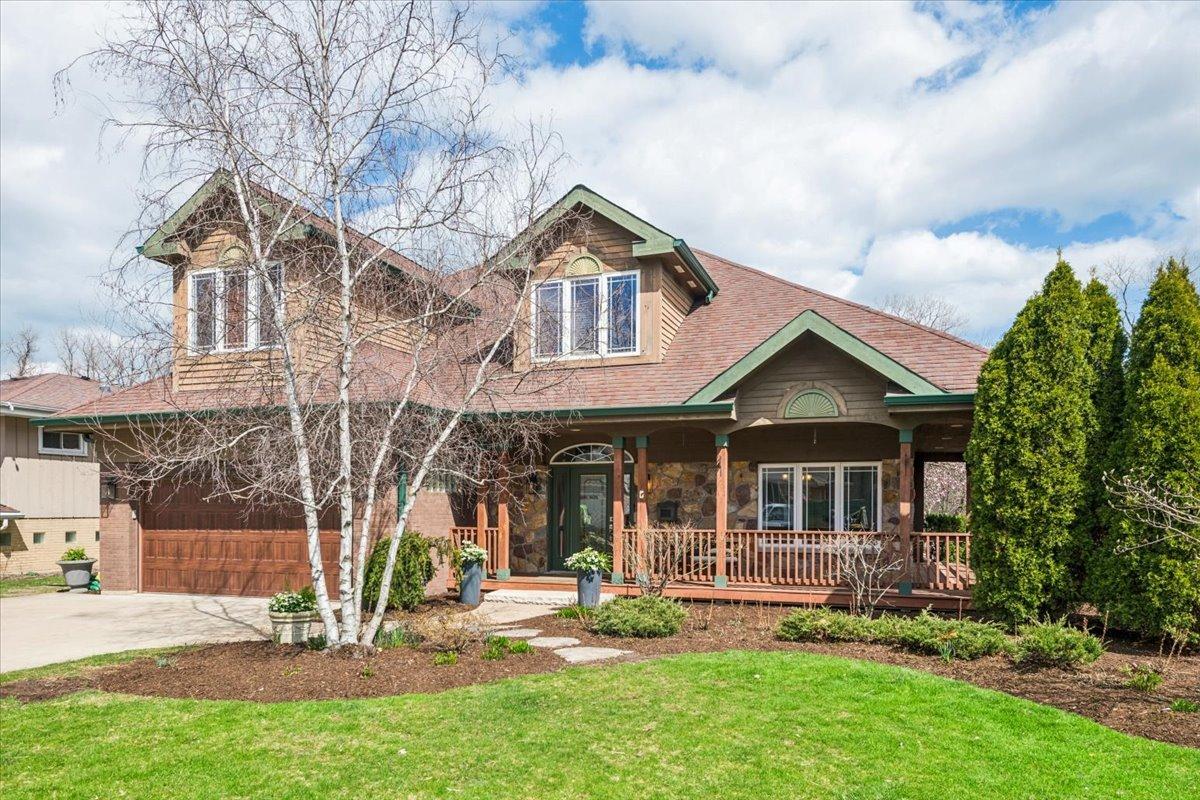 1311 Carlisle Pl., Deerfield, IL 60015