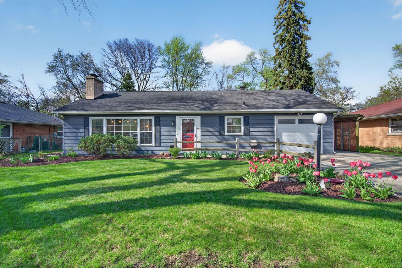 451 Colorado Ave., Aurora, IL 60506