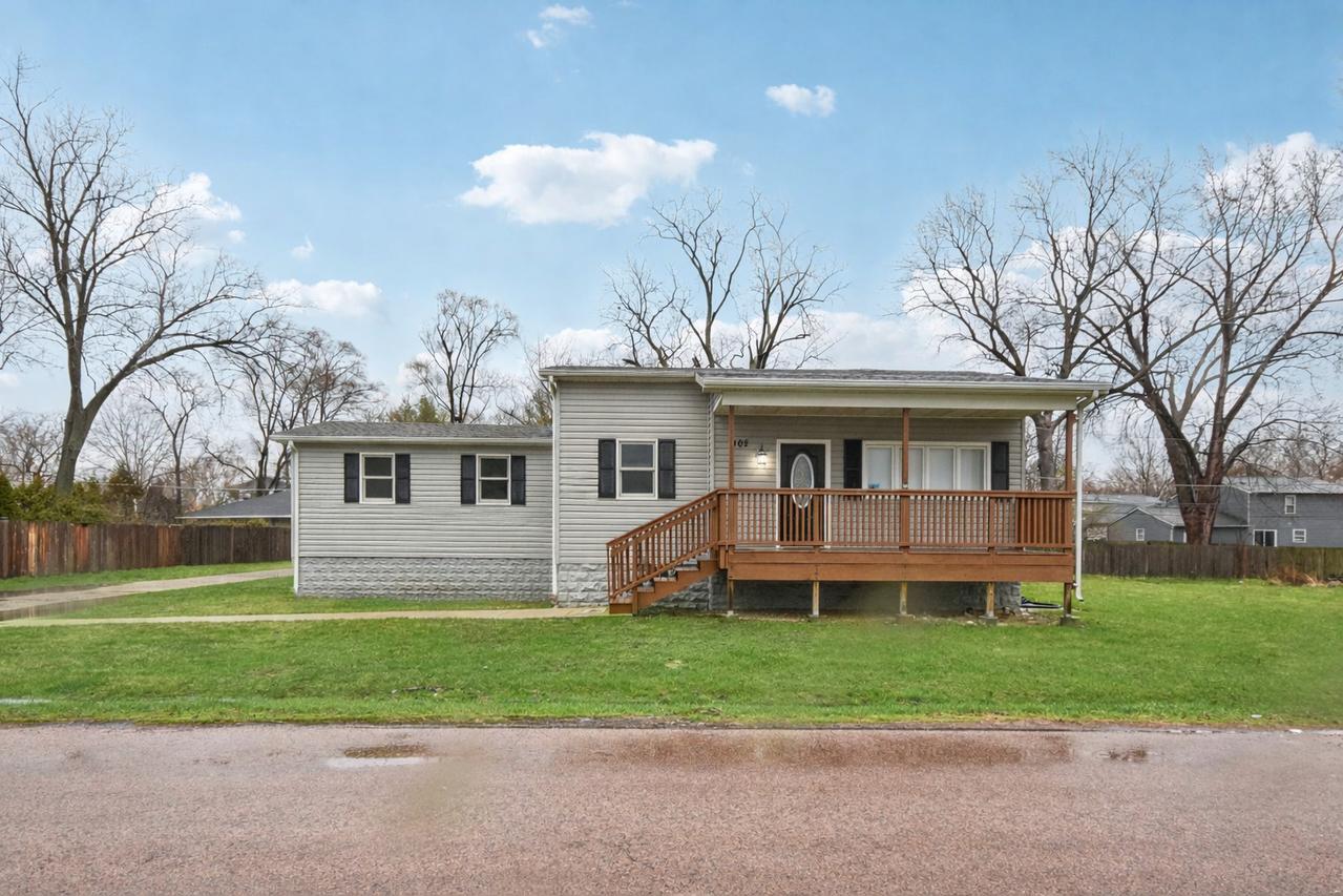 402 Lily Ln., Lakemoor, IL 60051