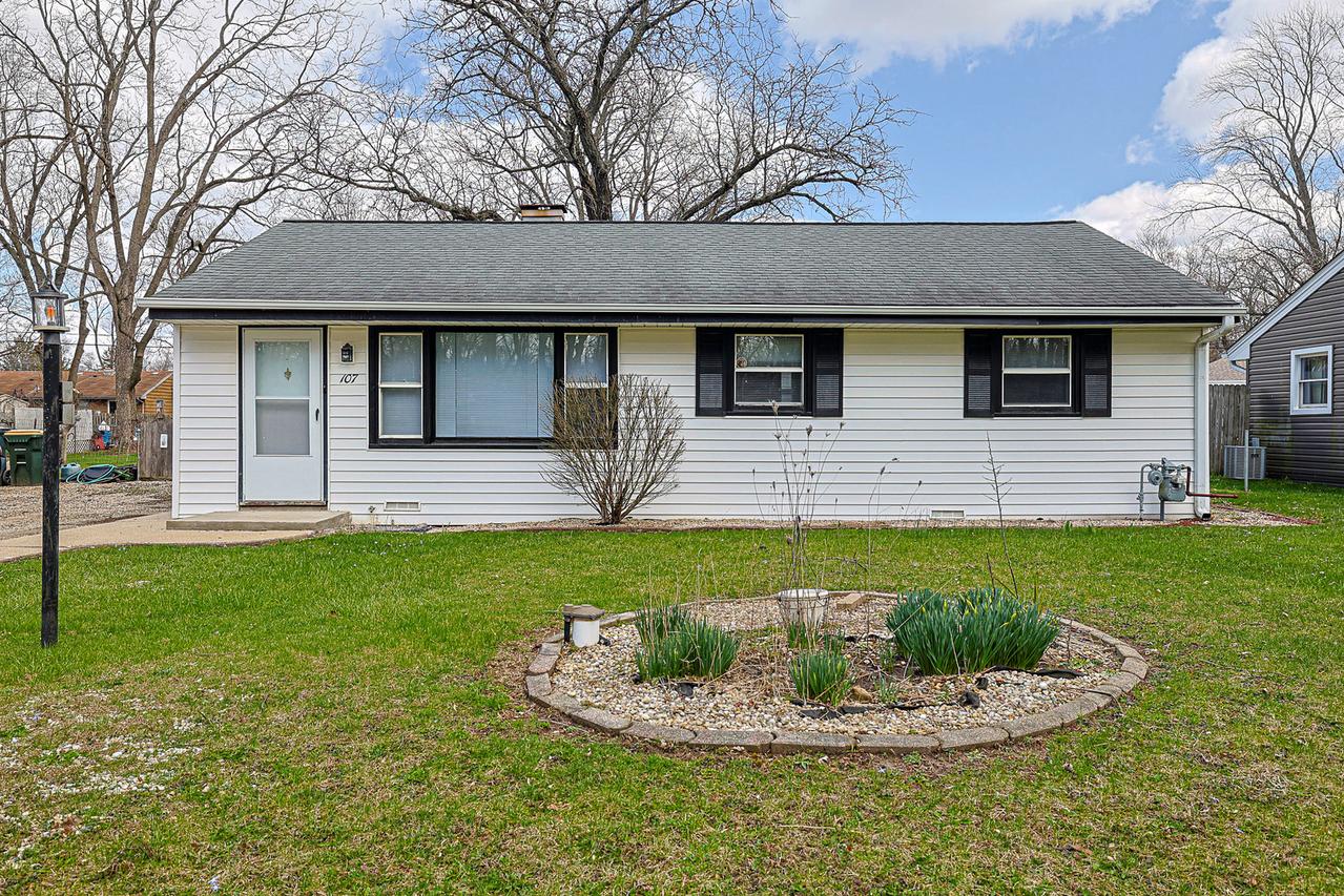 107 Georgine St., Crystal Lake, IL 60014