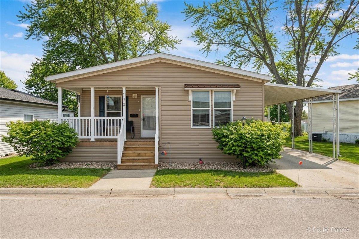 173 Northshore Rd., Elgin, IL 60123