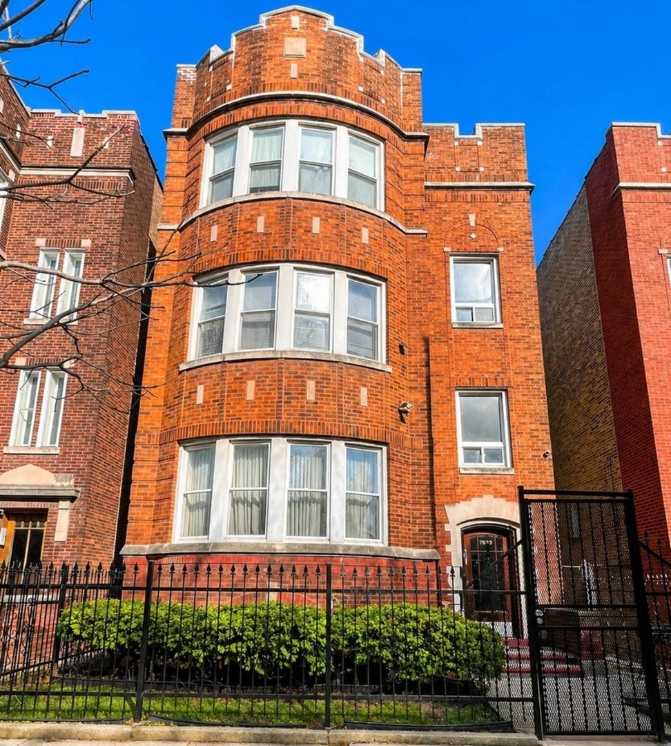 7823 S Cornell Ave., Chicago, IL 60649