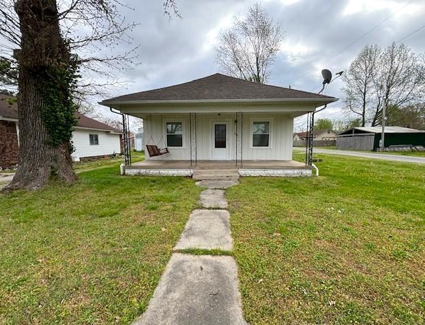 604 N Bush Ave., Hurst, IL 62949