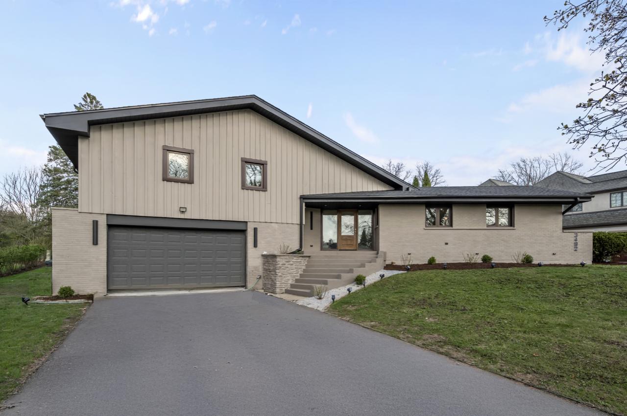 3492 Whirlaway Dr., Northbrook, IL 60062