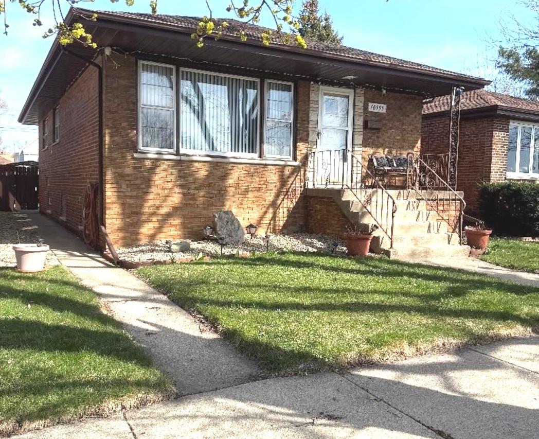 10955 S Mackinaw Ave., Chicago, IL 60617