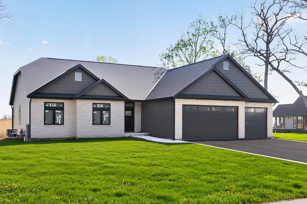 12626 Ellen Dr., Genoa, IL 60135