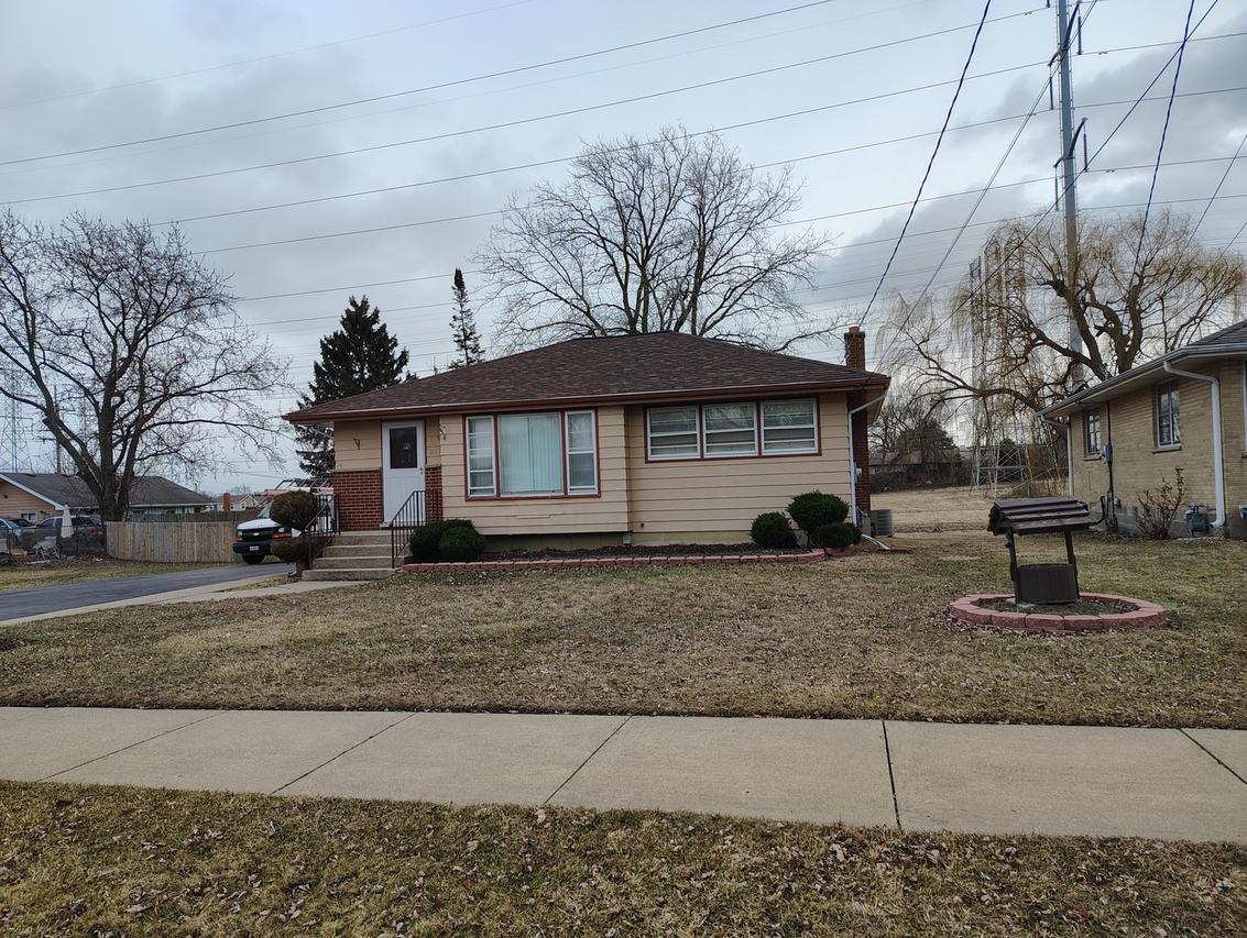 2617 W Greenwood Ave., Waukegan, IL 60087
