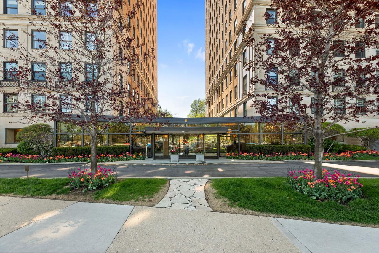 3730 N Lake Shore Dr. #11A, Chicago, IL 60613