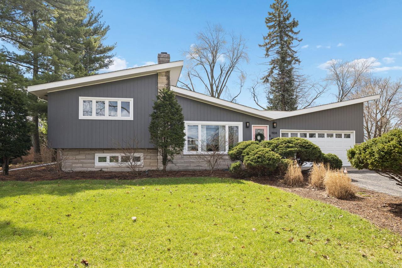 1904 Douglas St., Joliet, IL 60435