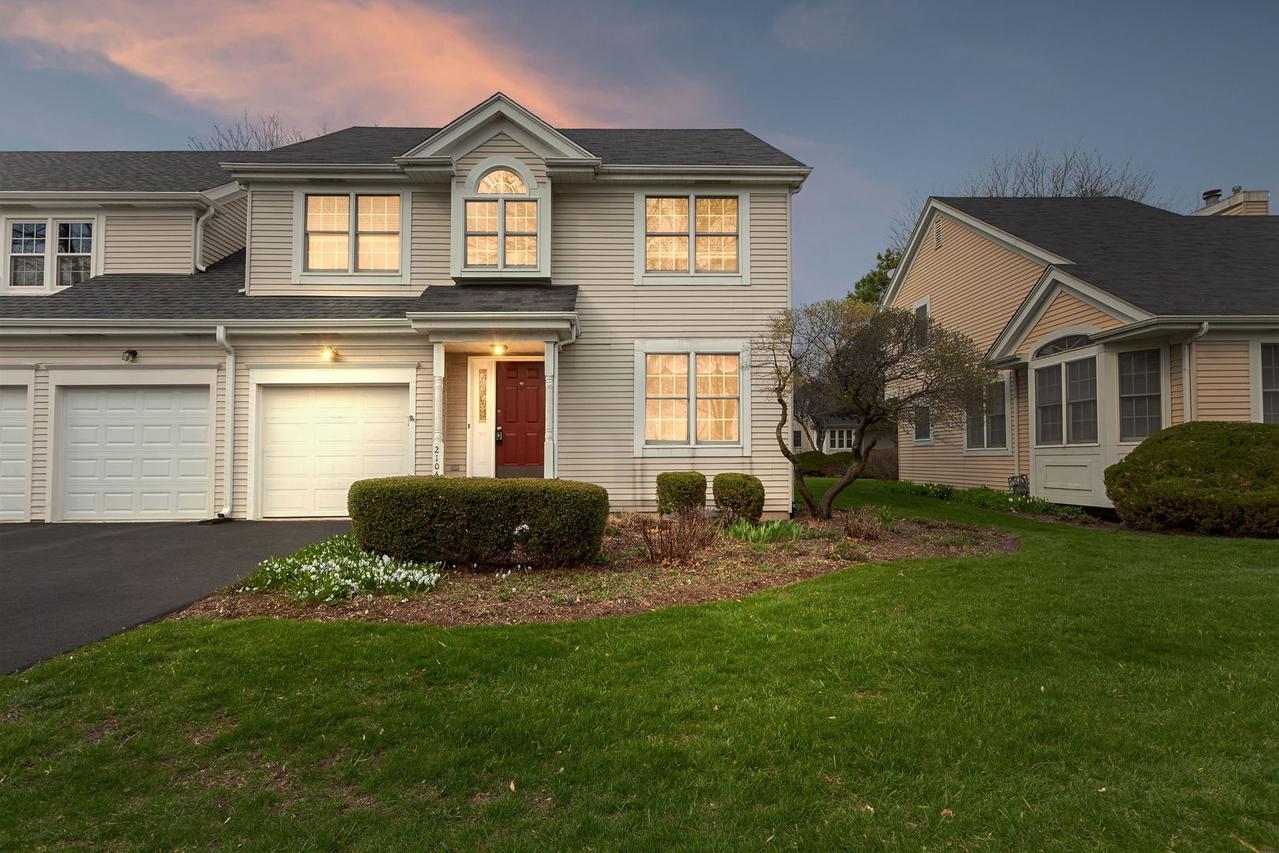 2104 Foxfield Rd., St. Charles, IL 60174