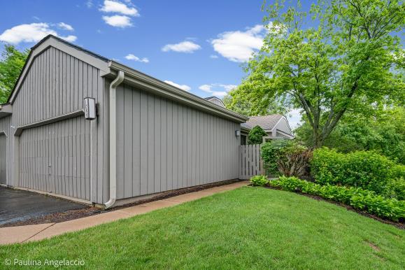 1280 Oak Hill Rd., Lake Barrington, IL 60010