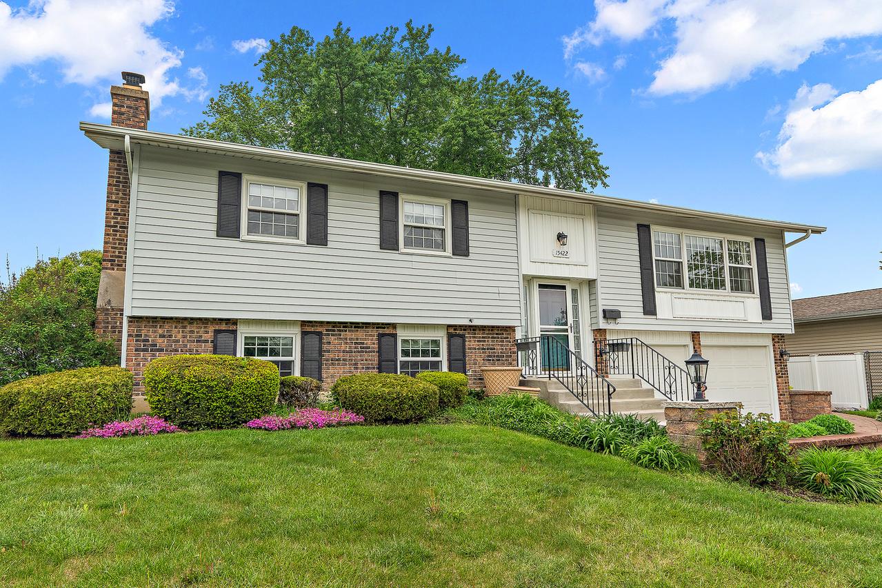 15422 Ridgeland Ave., Oak Forest, IL 60452