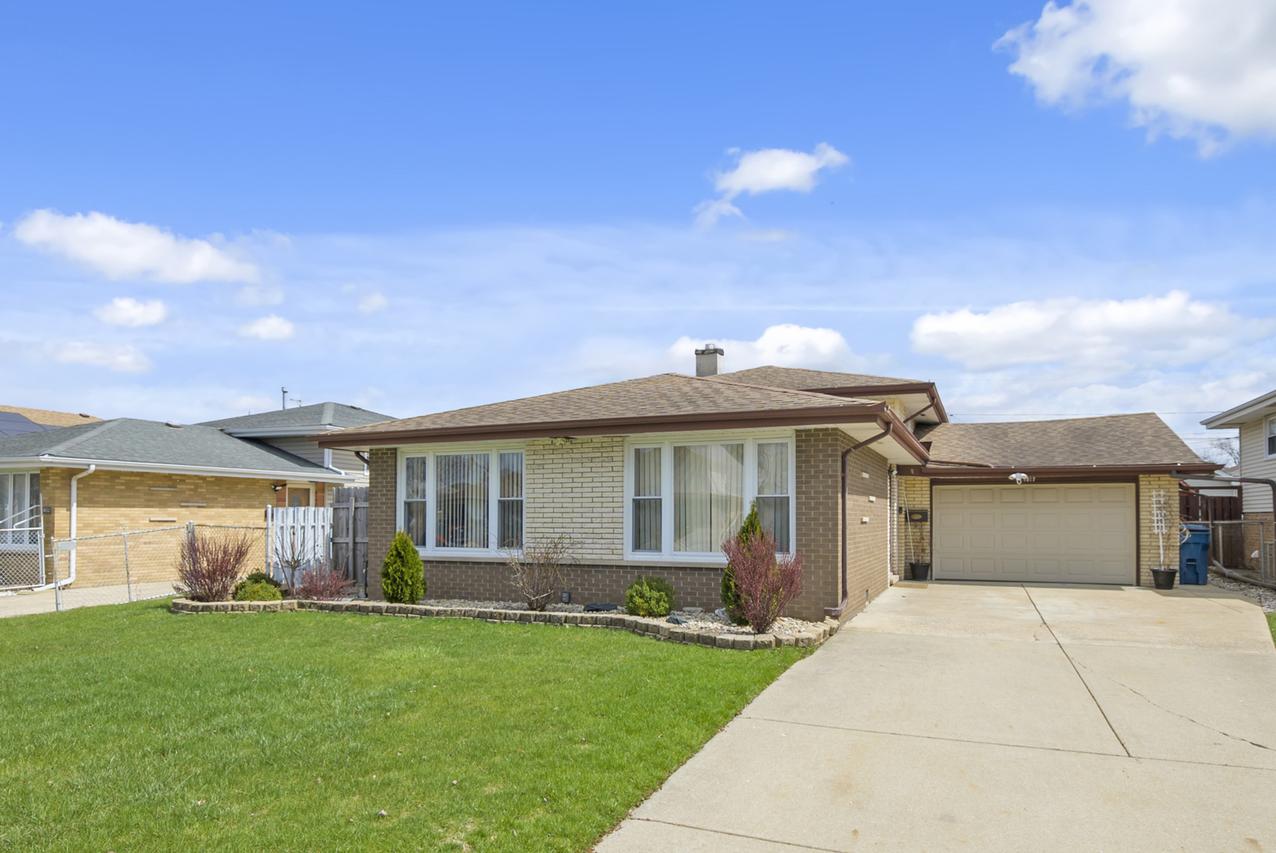 8037 Mcvicker Ave., Burbank, IL 60459