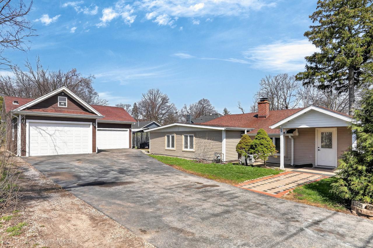 132 Harvey Ave., Wood Dale, IL 60191