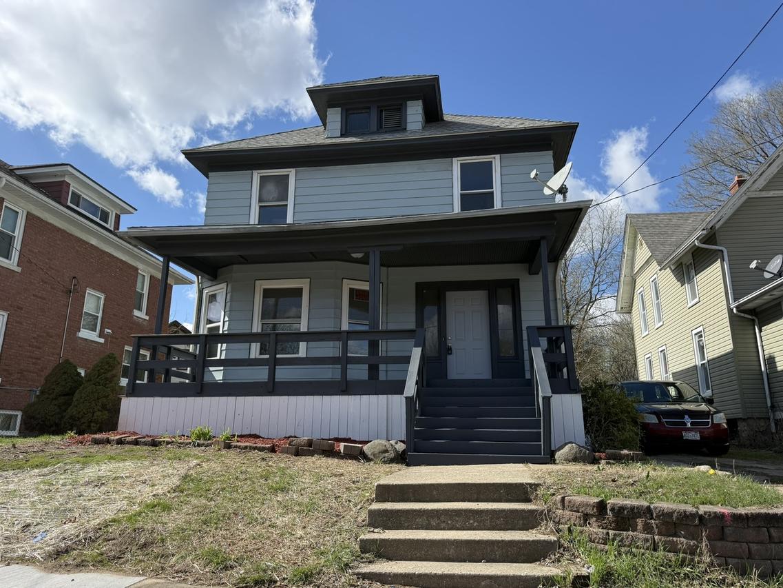 928 North Ave., Rockford, IL 61103