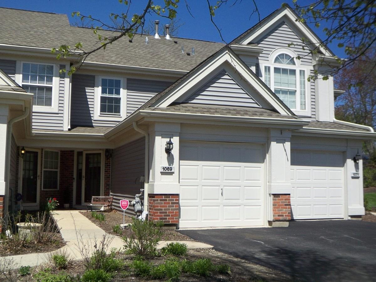 1069 Talbots Ln. #105, Elk Grove Village, IL 60007