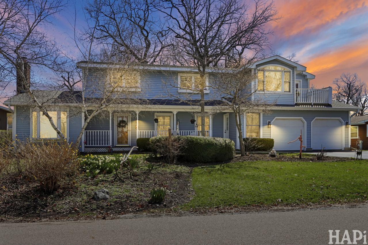 33254 N Cove Rd., Grayslake, IL 60030