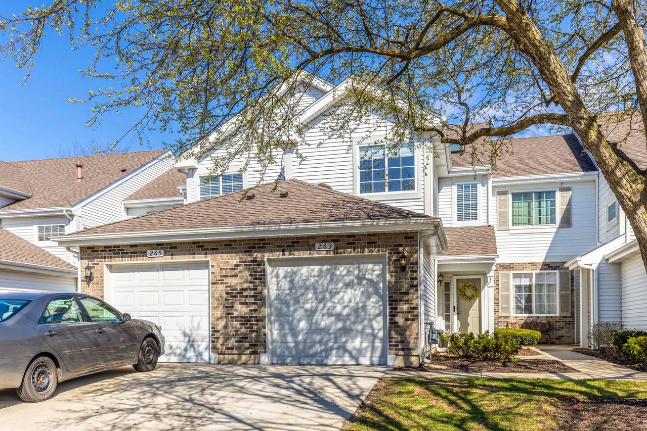 263 Camel Bend Ct., Schaumburg, IL 60194